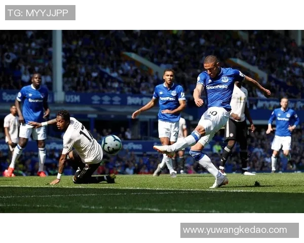 埃弗顿迎战阿波罗期待精彩对决双方球员全力以赴争夺胜利荣耀 埃弗顿迎战阿波罗期待精彩对决双方球员全力以赴争夺胜利荣耀